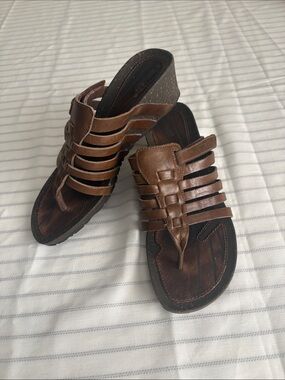 Teva women’s  Brown Multi-Strap Leather Sandals